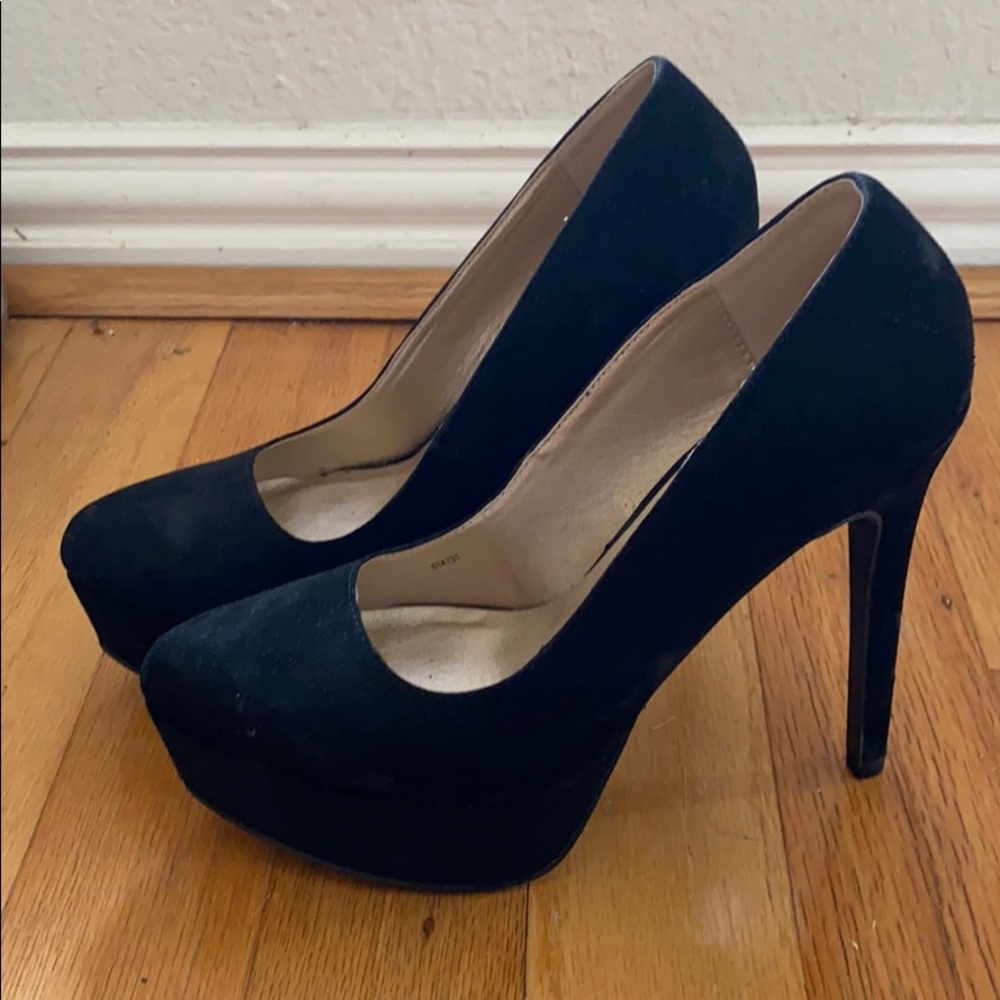 Black suede Charlotte Russe heels - Picture 2 of 4